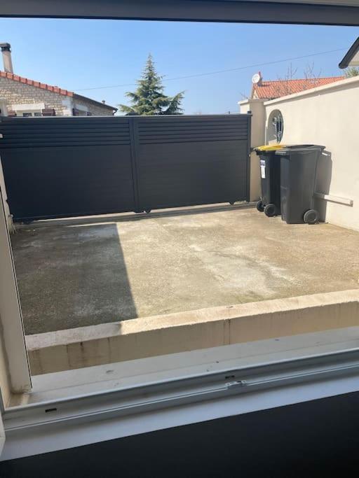 Charmant Appartement Avec Parking Privee Buxerolles Eksteriør bilde