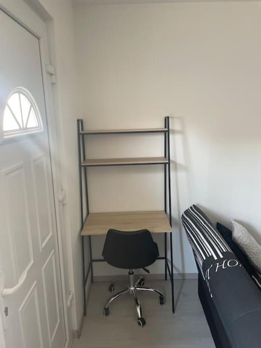Charmant Appartement Avec Parking Privee Buxerolles Eksteriør bilde