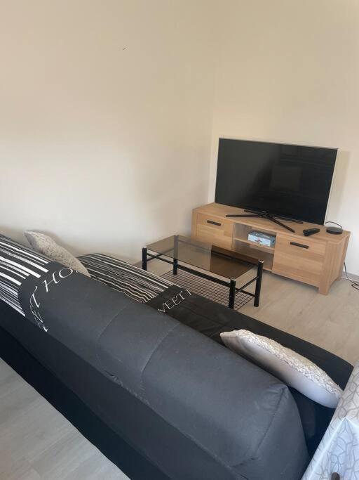 Charmant Appartement Avec Parking Privee Buxerolles Eksteriør bilde